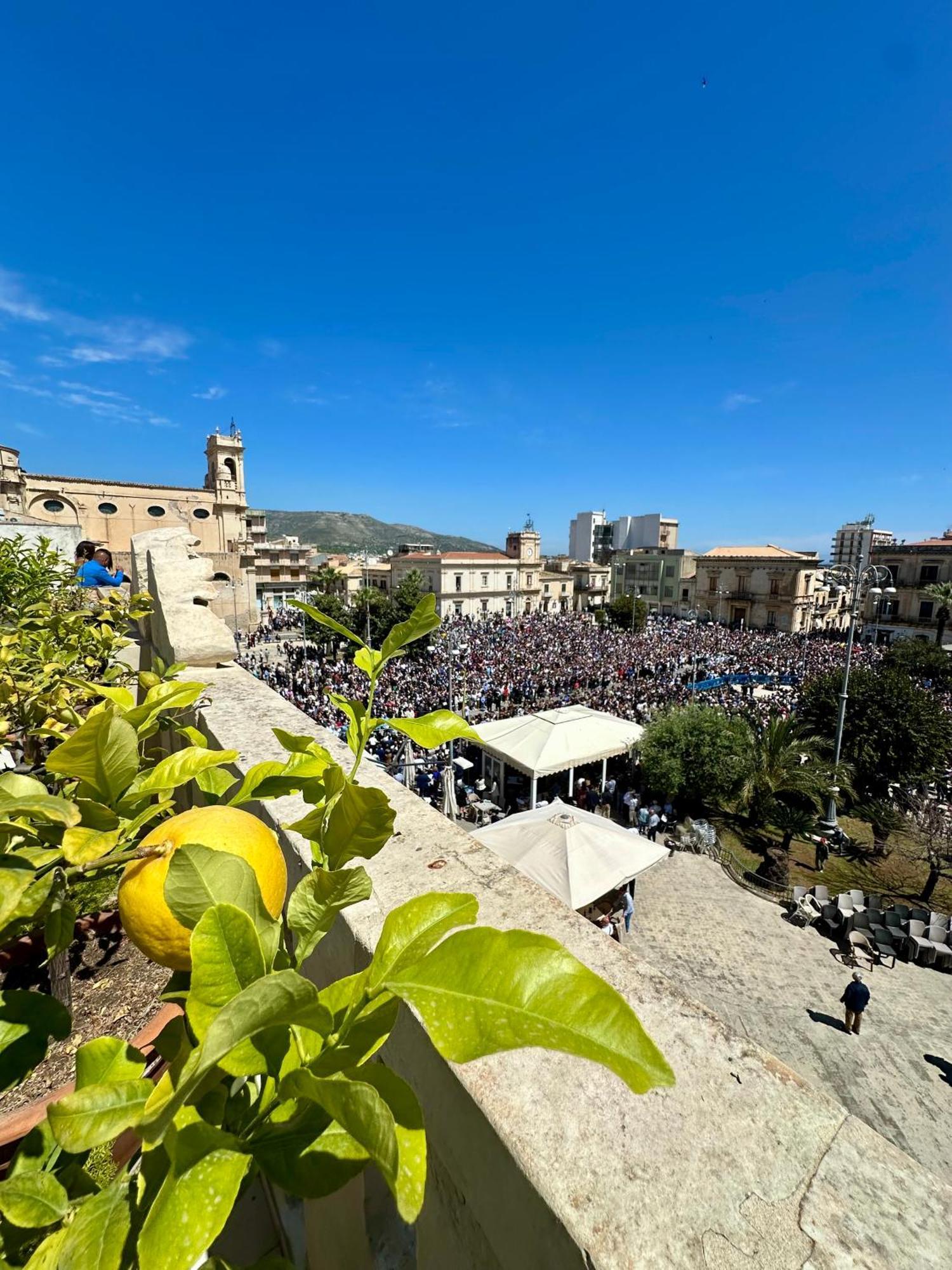 B&B Albergo Sicilia アヴォラ エクステリア 写真